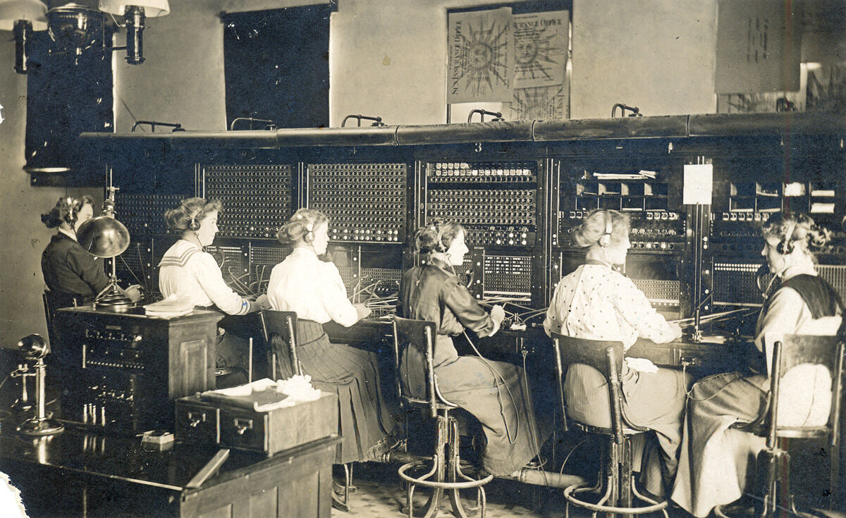 1920s telephone operator